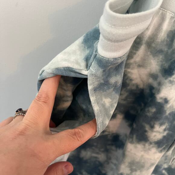 No Boundaries Blue & White Tie Dye Pull On Shorts Plus Size 2X / 44 - 46 - Picture 3 of 7